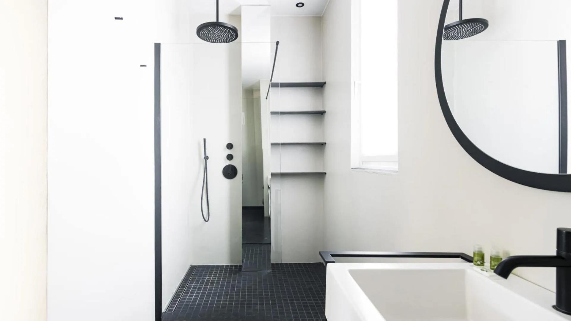 Easylife - Appartamento Con Terrazzo Vicino Duomo Milán 0*,