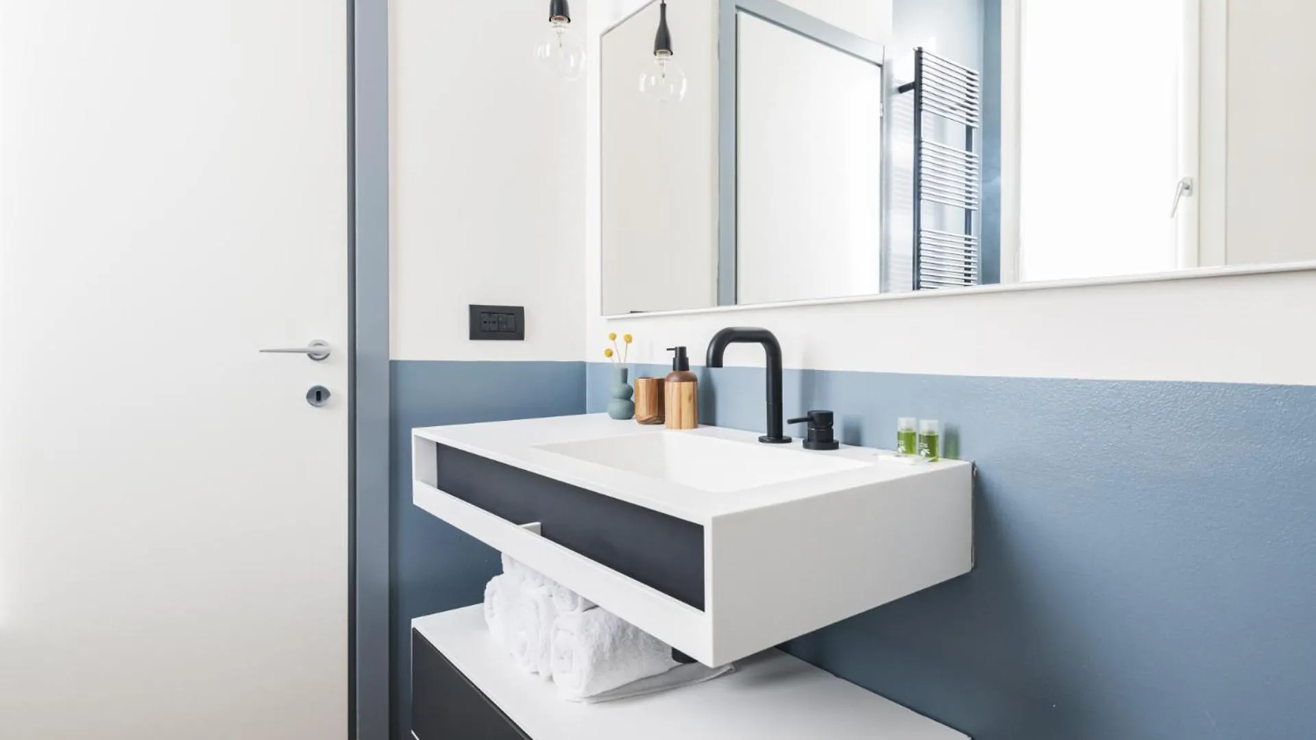 דירה מילאנו Easylife - Appartamento Con Terrazzo Vicino Duomo