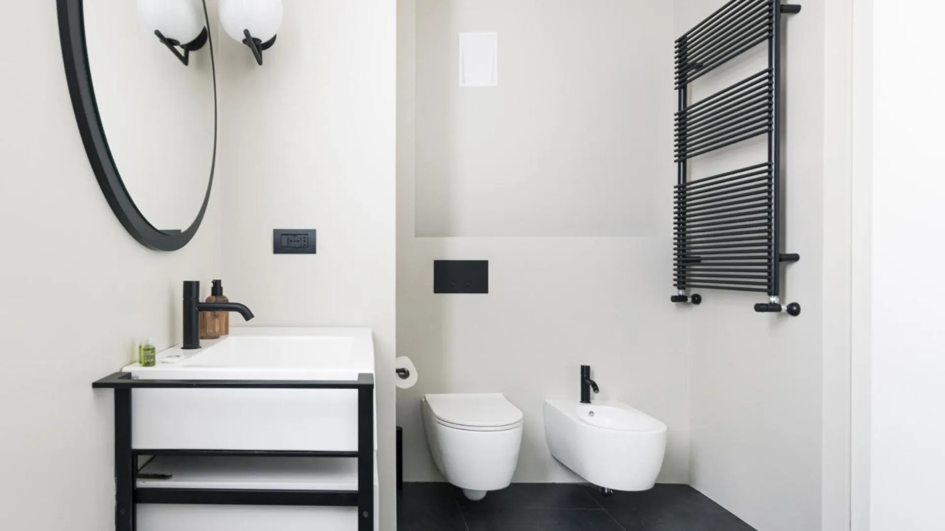 מילאנו Easylife - Appartamento Con Terrazzo Vicino Duomo 0*,  איטליה